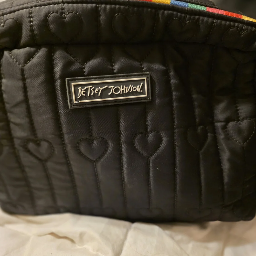 Betsey Johnson Black Quilted Heart Cosmetic Bag Rainbow Zipper